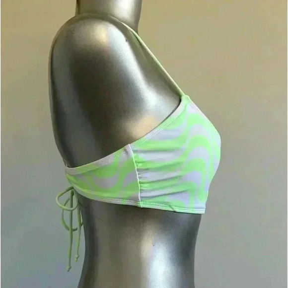 🆕Swimsuit  Bikini Top - Picture 2 of 16